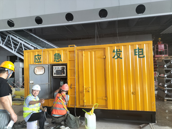 南部怎样判断空气滤清器是否需要更换？